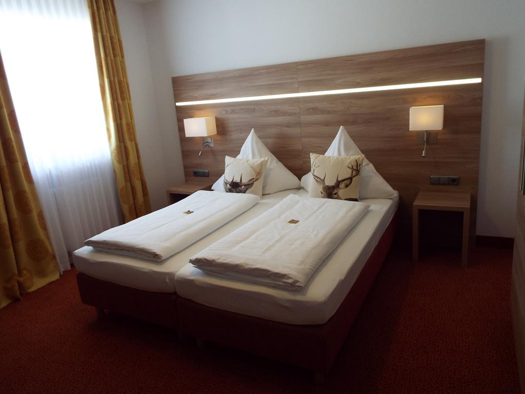 Hotel Isartaler Hof Wolfratshausen Oda fotoğraf