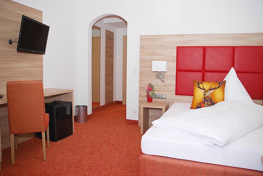 Hotel Isartaler Hof Wolfratshausen Oda fotoğraf
