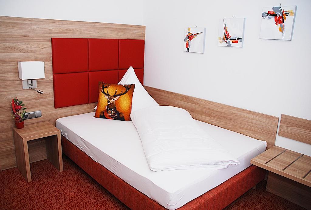 Hotel Isartaler Hof Wolfratshausen Oda fotoğraf